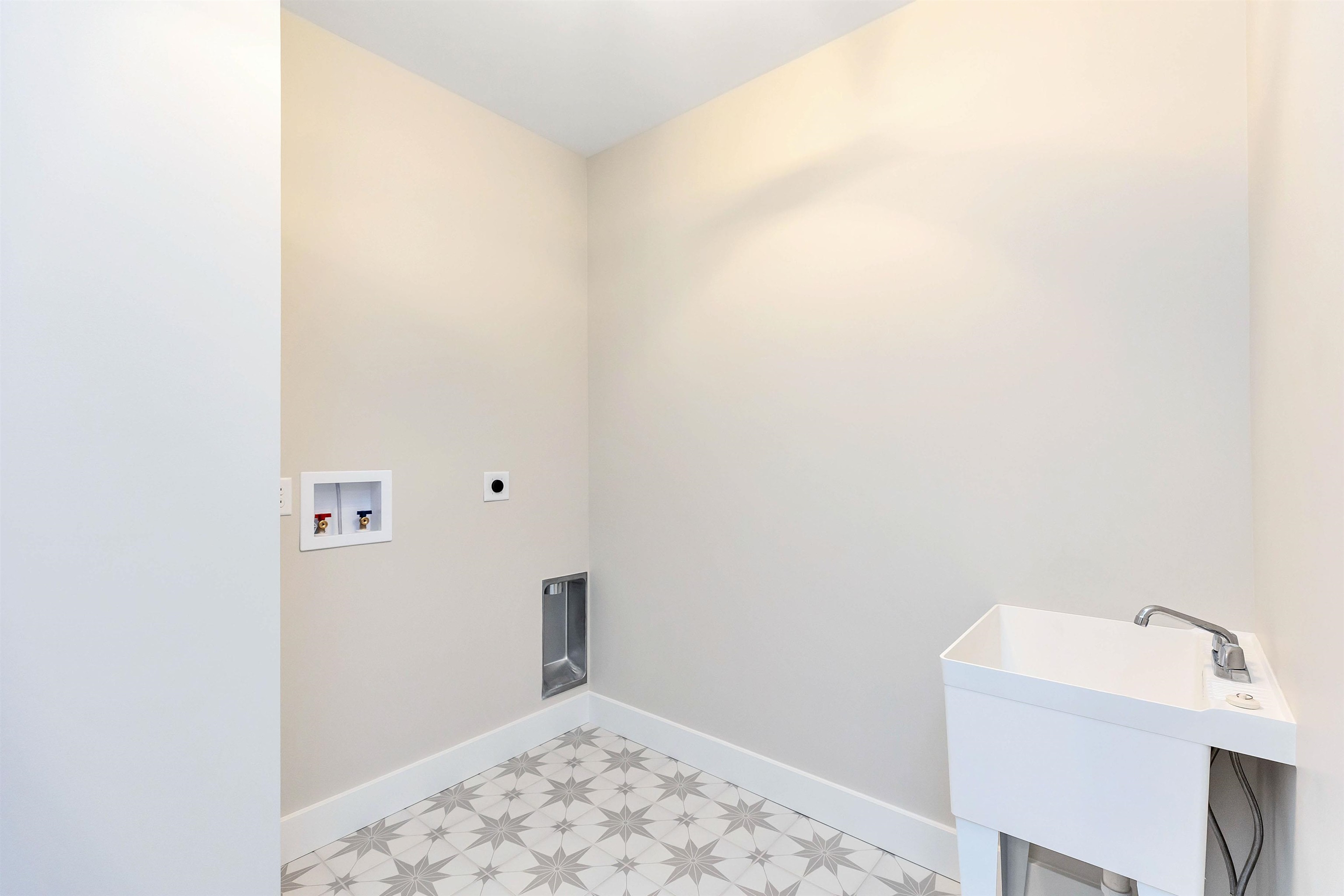 22 Tree Line Drive Auburn, NH 03032 - Photo 26 of 39