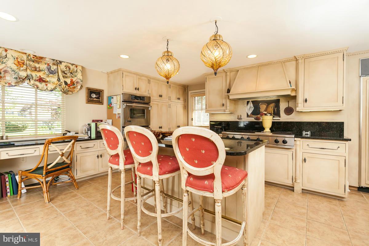 1302 Aintree Road Baltimore, MD 21286 - Photo 11 of 30 Kitchen