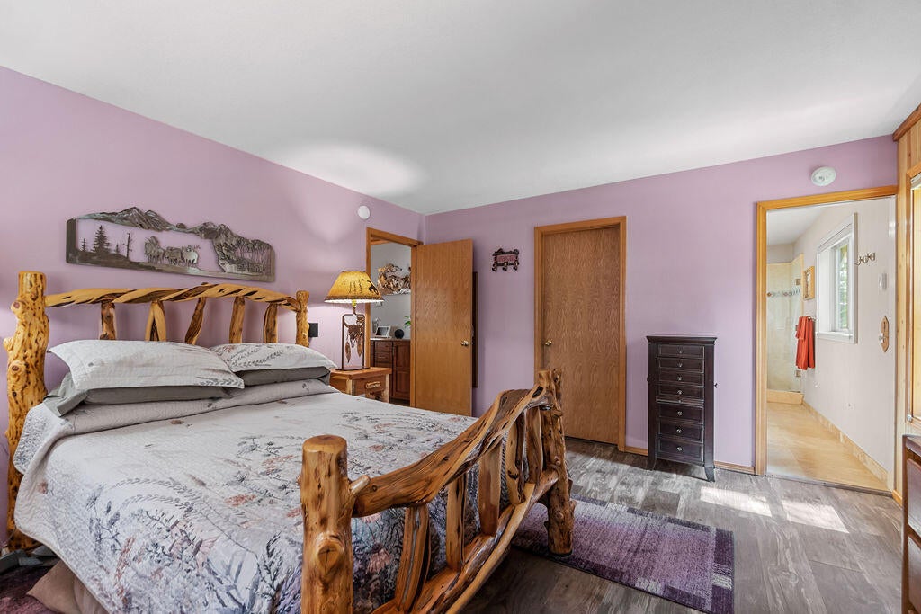 69660 Omaha Road Sisters, OR 97759 - Photo 13 of 45 Primary Suite