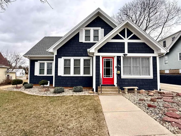 $295,000 | 608 19th Avenue, Monroe, WI 53566