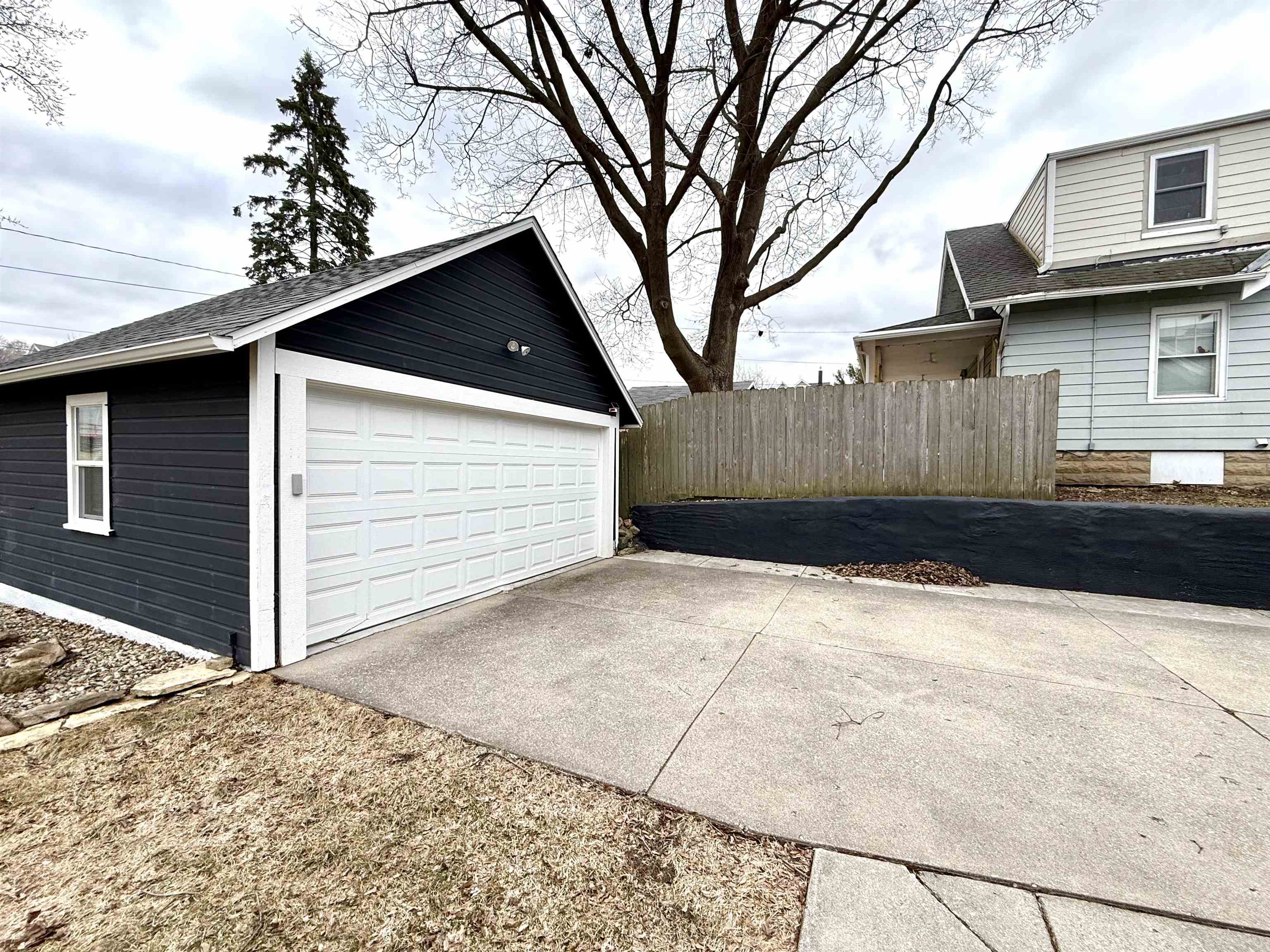 608 19th Avenue Monroe, WI 53566 - Photo 11 of 33