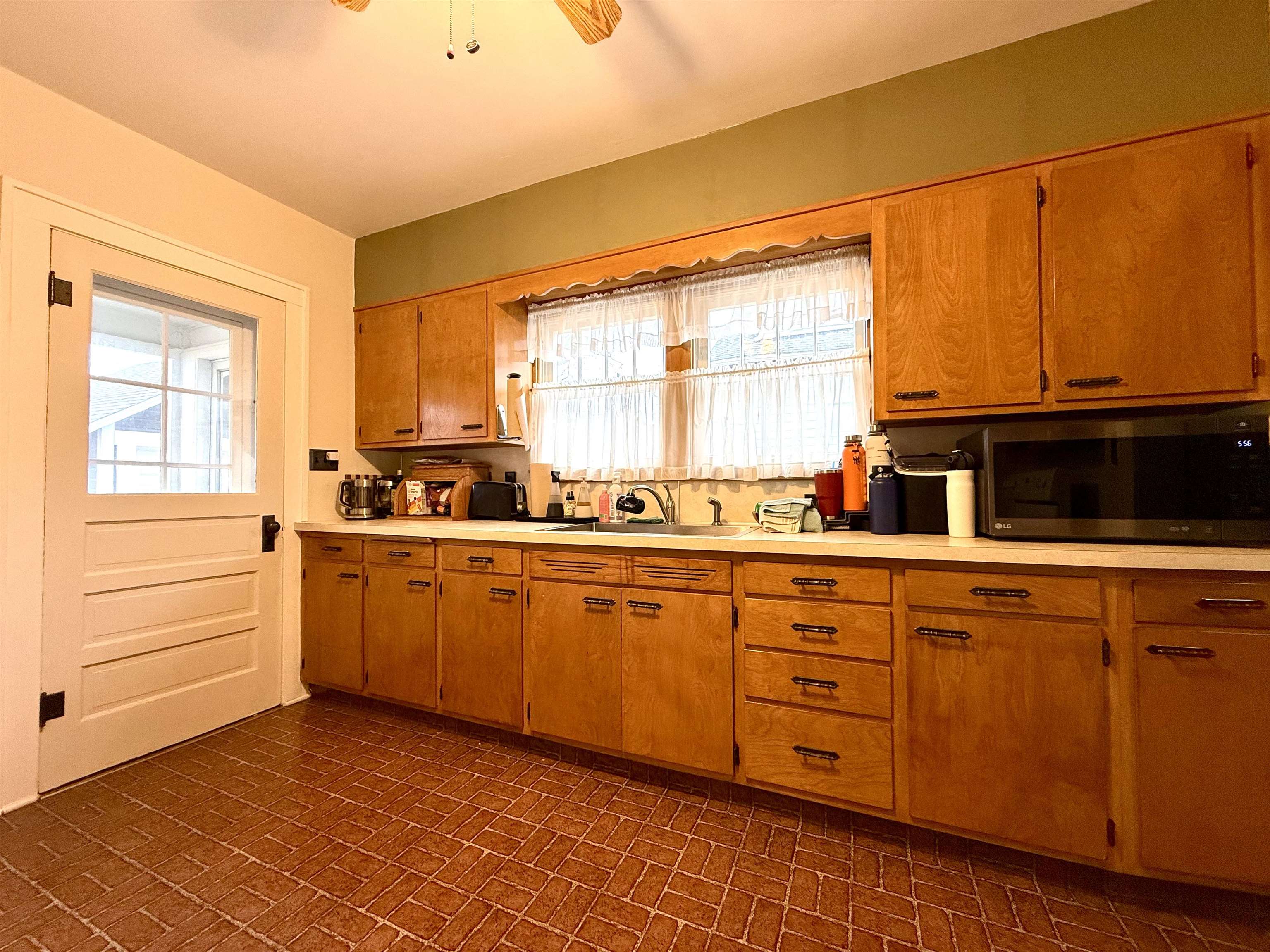 608 19th Avenue Monroe, WI 53566 - Photo 20 of 33