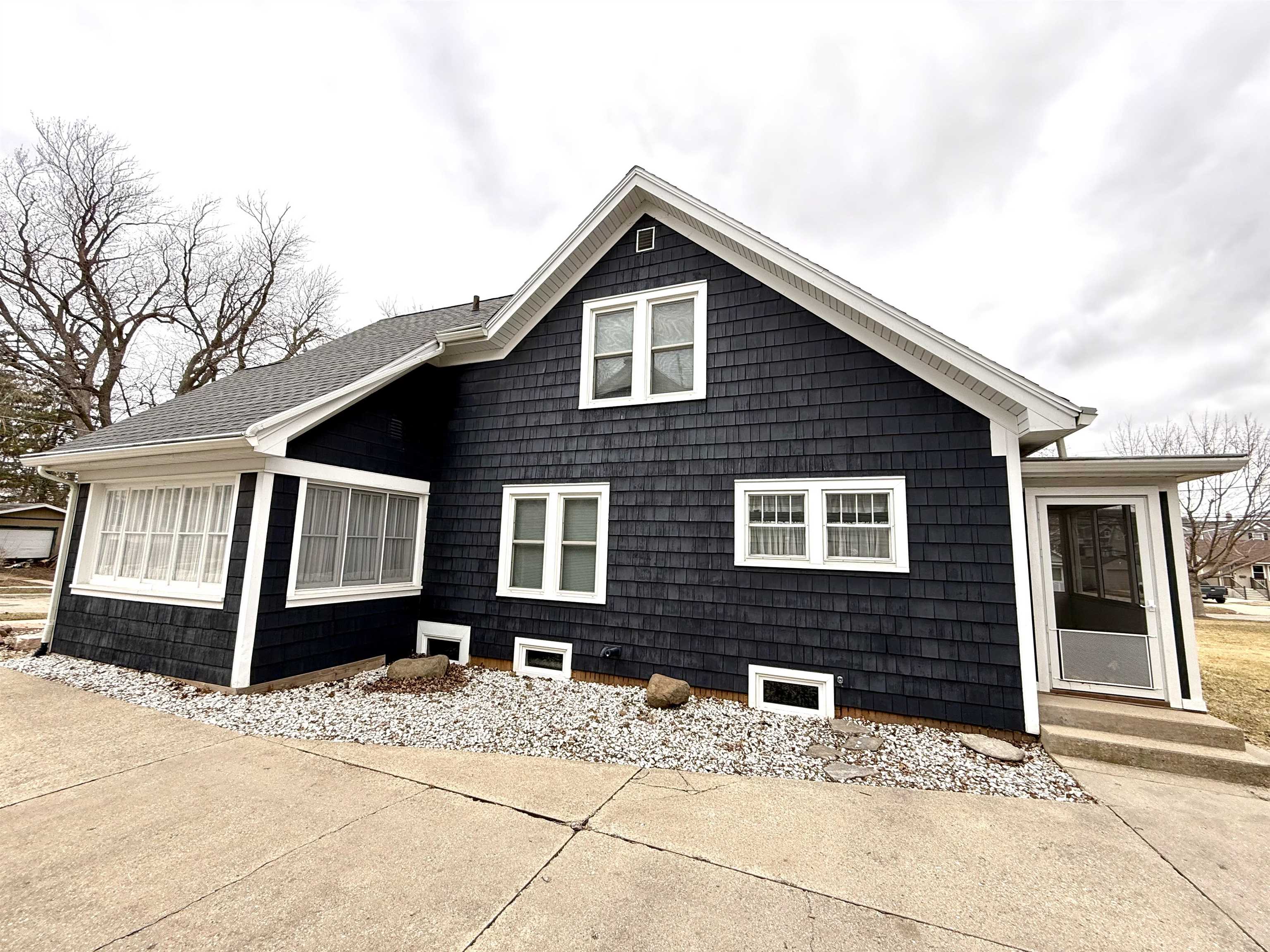 608 19th Avenue Monroe, WI 53566 - Photo 5 of 33