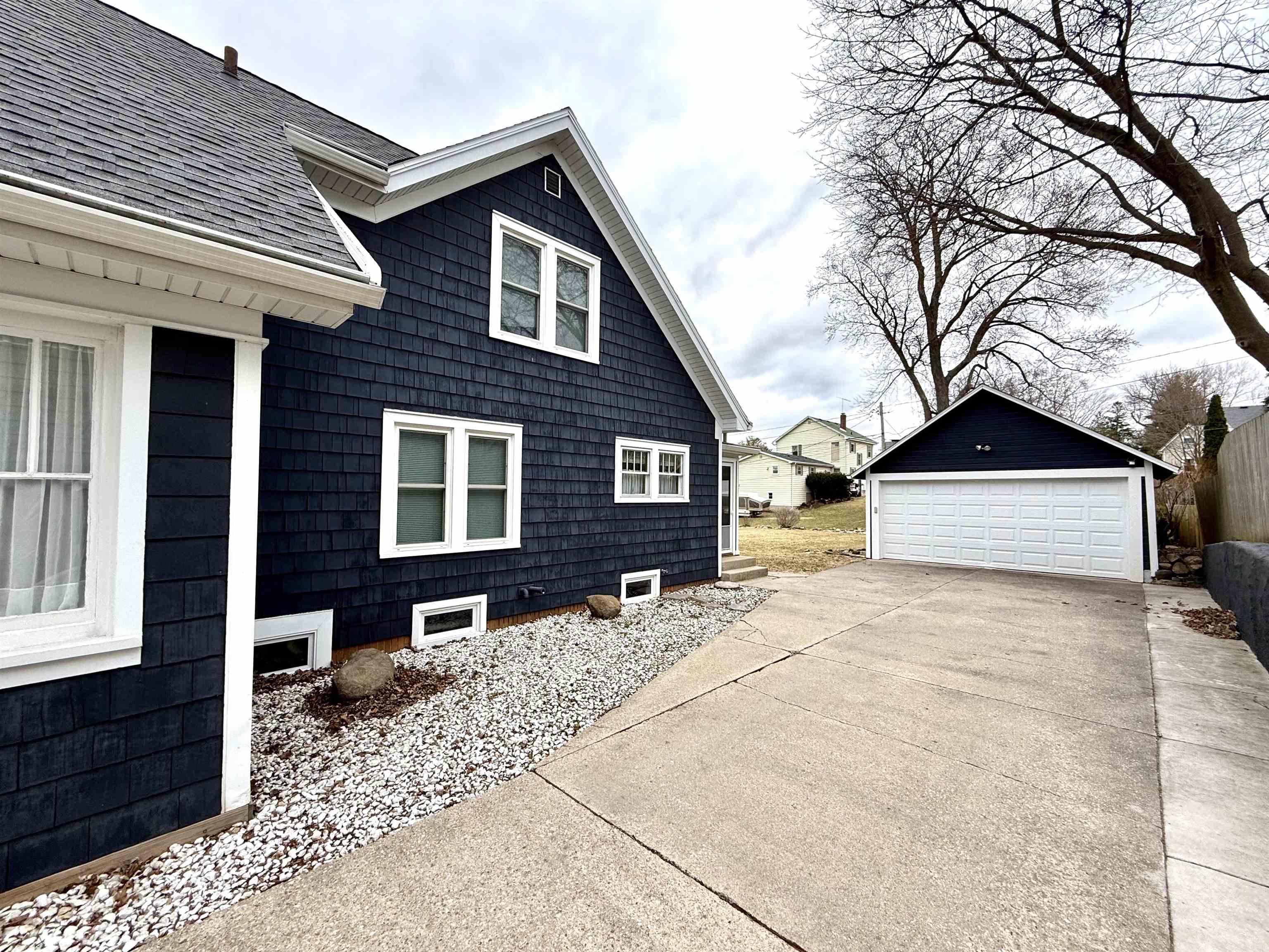 608 19th Avenue Monroe, WI 53566 - Photo 6 of 33