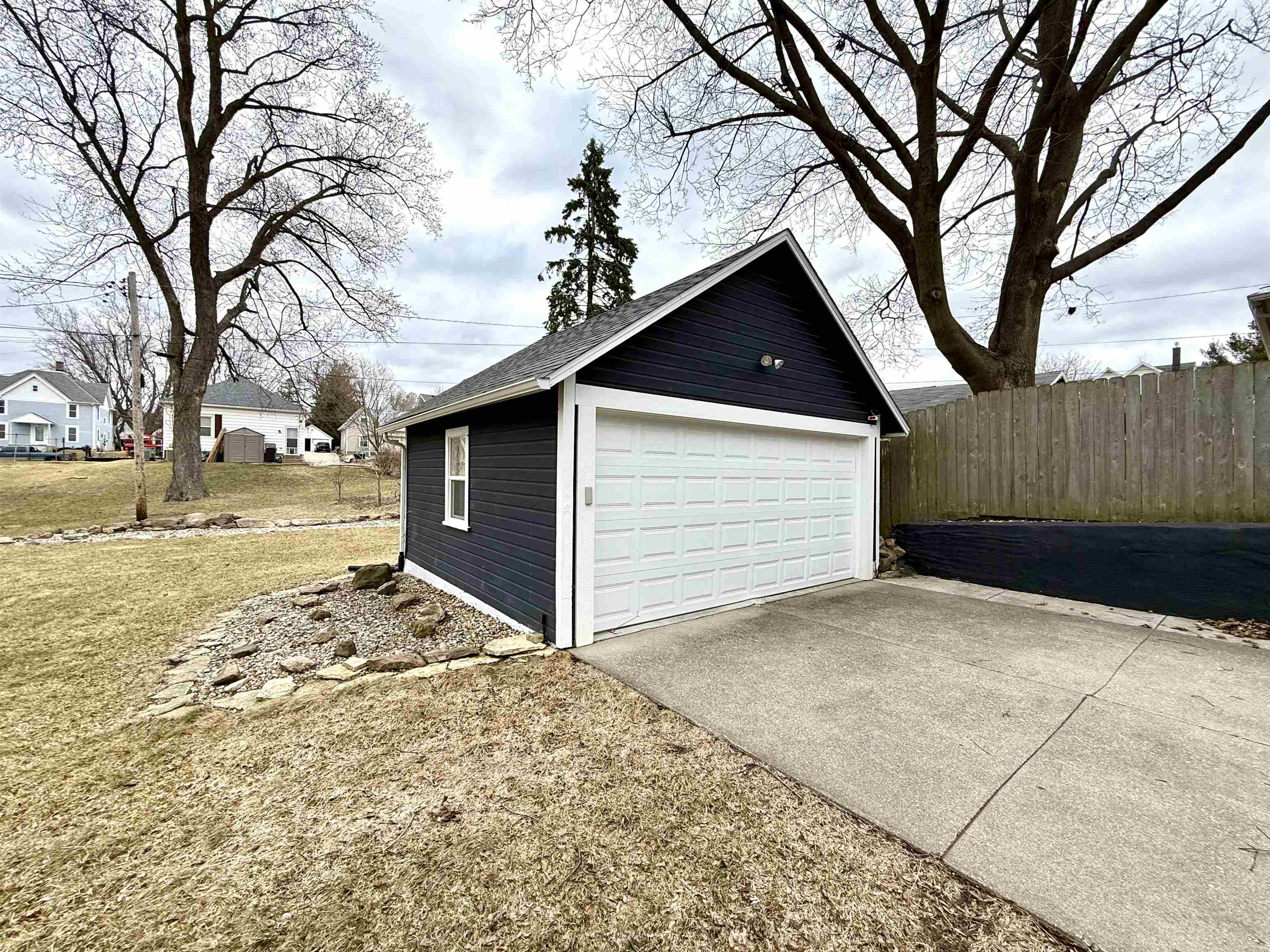 608 19th Avenue Monroe, WI 53566 - Photo 10 of 33