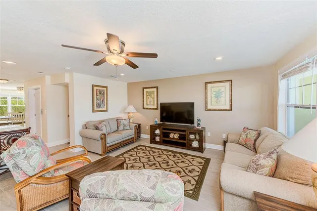 $1,200,000 | 100 Windrush Boulevard, Unit 2, Indian Rocks Beach, FL 33785