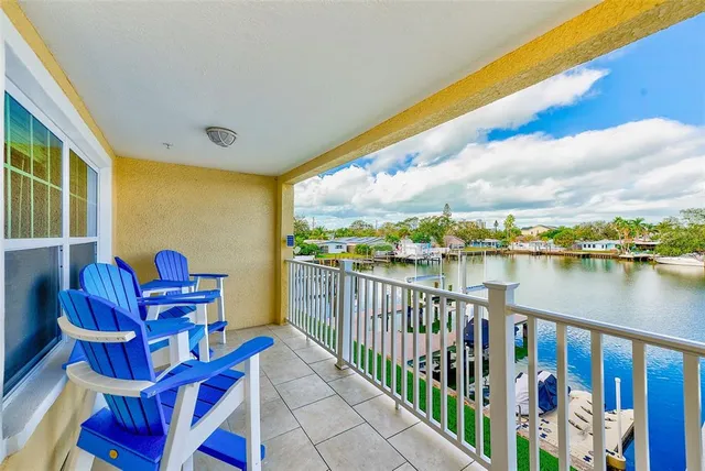 $1,200,000 | 100 Windrush Boulevard, Unit 2, Indian Rocks Beach, FL 33785