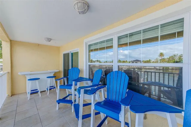 $1,200,000 | 100 Windrush Boulevard, Unit 2, Indian Rocks Beach, FL 33785