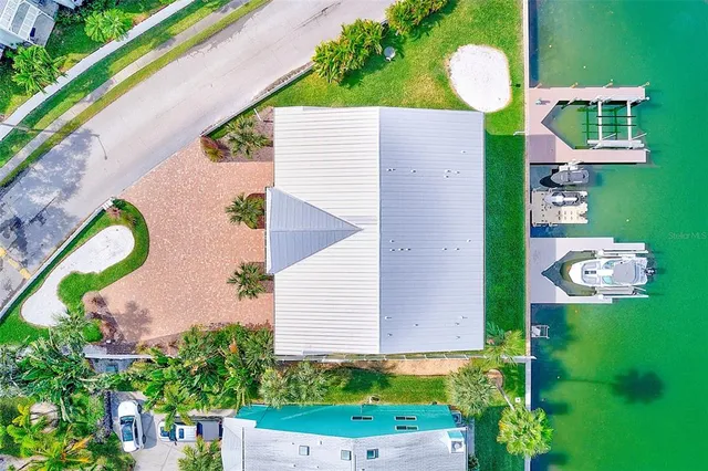 $1,200,000 | 100 Windrush Boulevard, Unit 2, Indian Rocks Beach, FL 33785