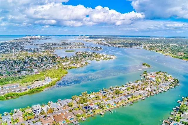 $1,200,000 | 100 Windrush Boulevard, Unit 2, Indian Rocks Beach, FL 33785