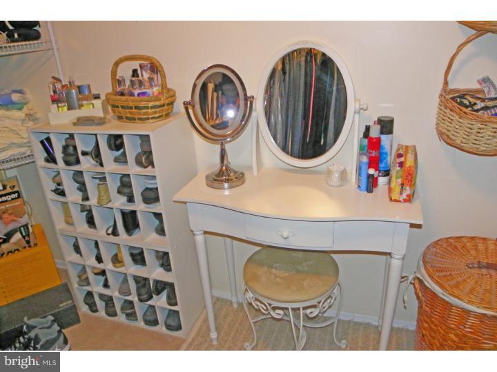 3400 Lester Road Philadelphia, PA 19154 - Photo 18 of 25 Walk-in Closet