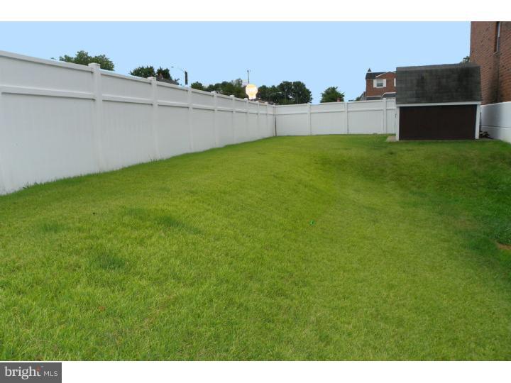 3400 Lester Road Philadelphia, PA 19154 - Photo 7 of 25 Side Yard