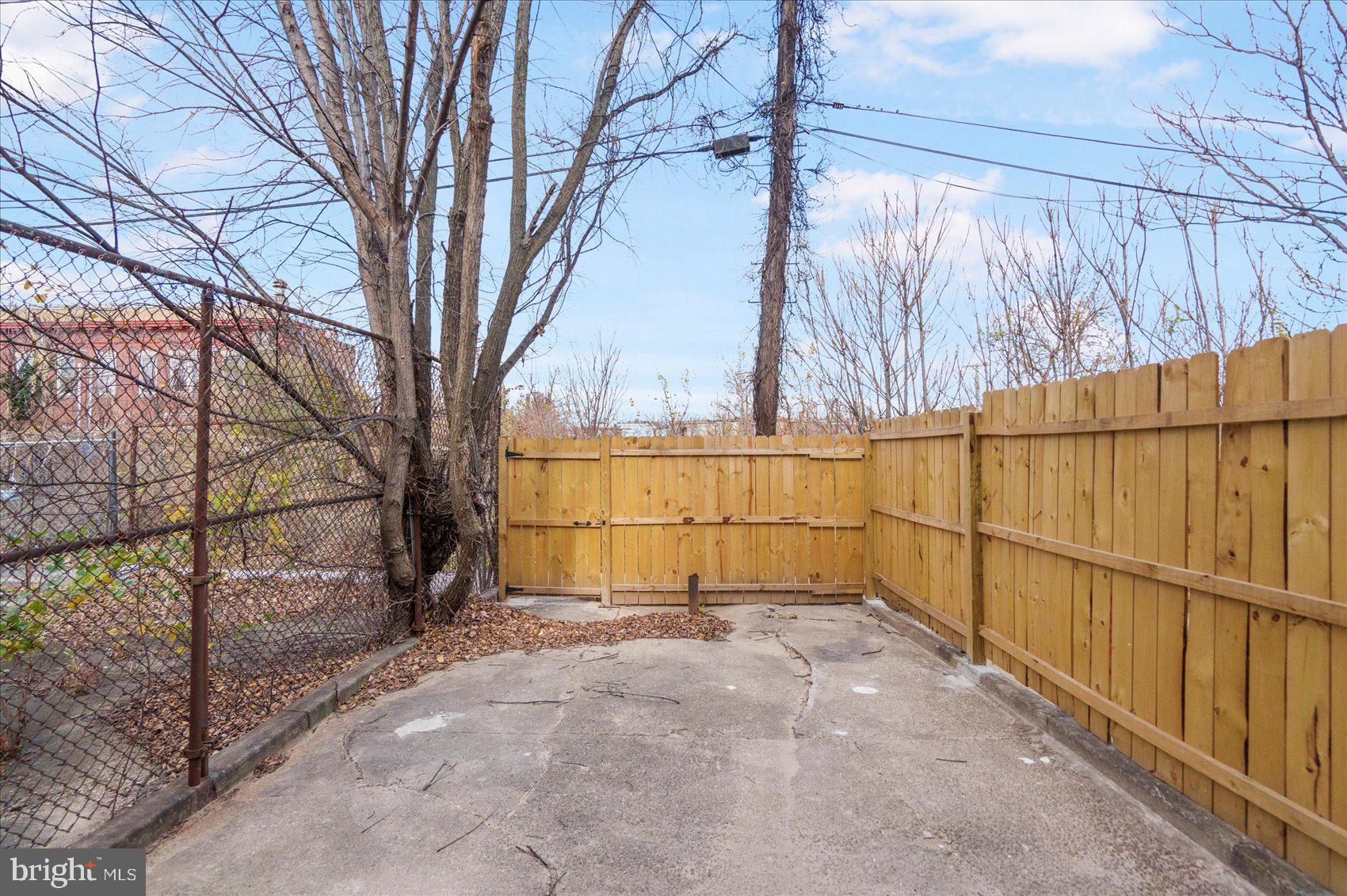 2422 East Biddle Street Baltimore, MD 21213 - Photo 27 of 27 a view of a backyard