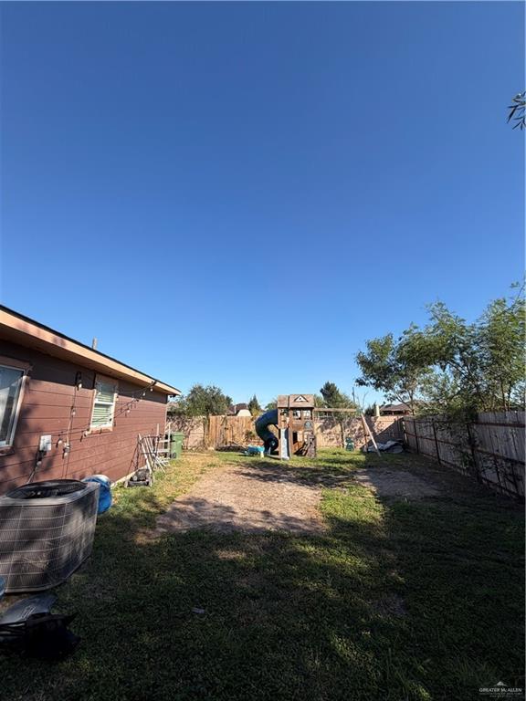 434 Serg Loop Alamo, TX 78516 - Photo 14 of 17 a view of outdoor space and yard