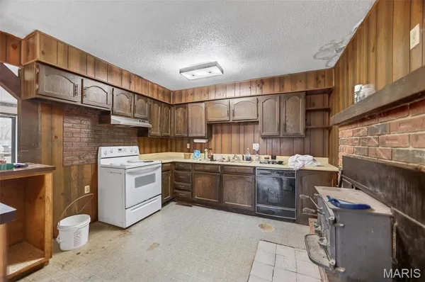 $159,900 | 19536 Echo Road, Phillipsburg, MO 65722