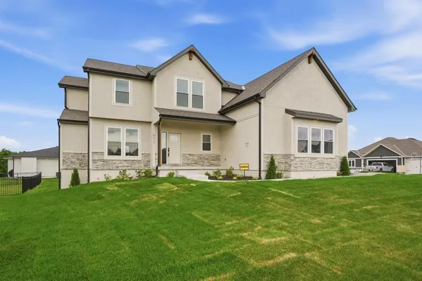 $630,000 | 8415 Northwest 90th Street, Kansas City, MO 64153