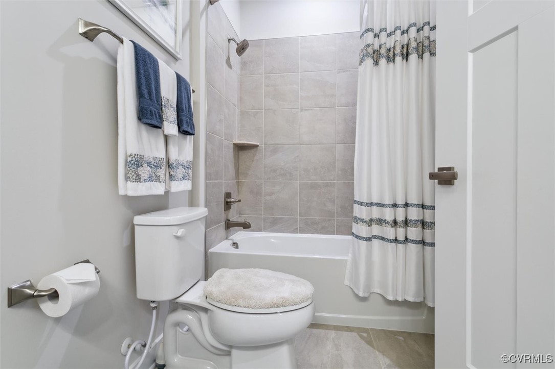 115 Apprentice Landing Williamsburg, VA 23185 - Photo 15 of 49 a bathroom with a toilet sink and shower