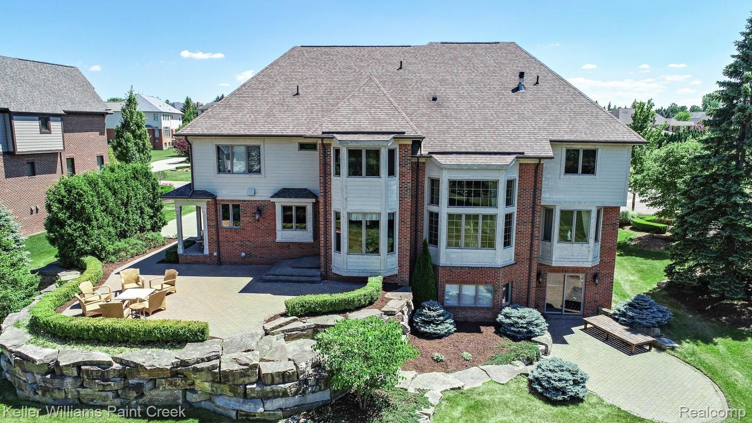 2926 Croftshire Court Rochester, MI 48306 - Photo 66 of 72 DJI_0122.jpg