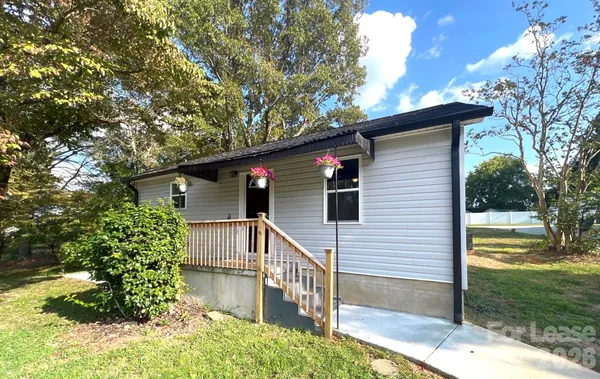 $1,795 | 706 Hillside Street, Kannapolis, NC 28083