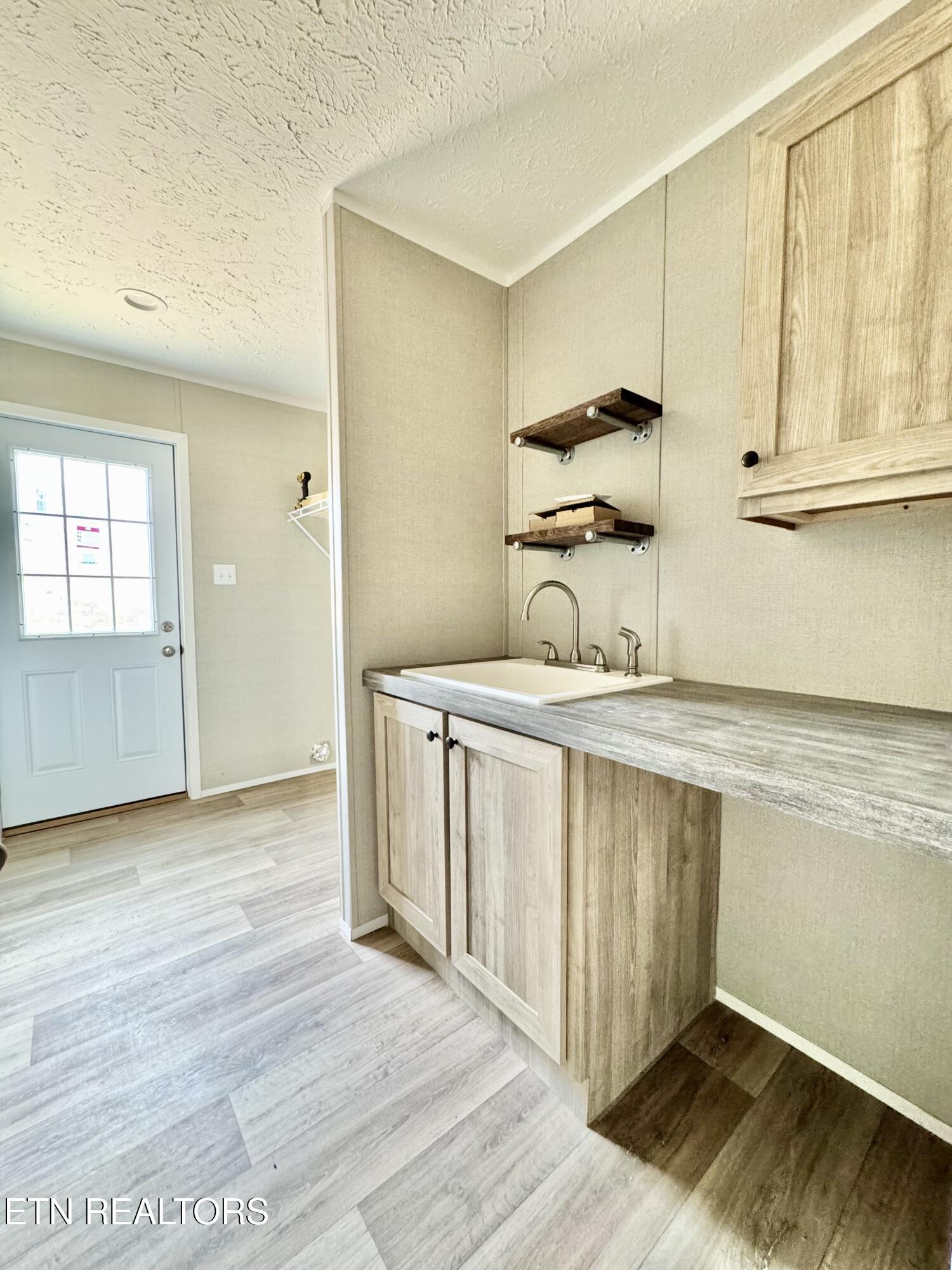 320 Perkey Way Tazewell, TN 37879 - Photo 13 of 19 Laundry