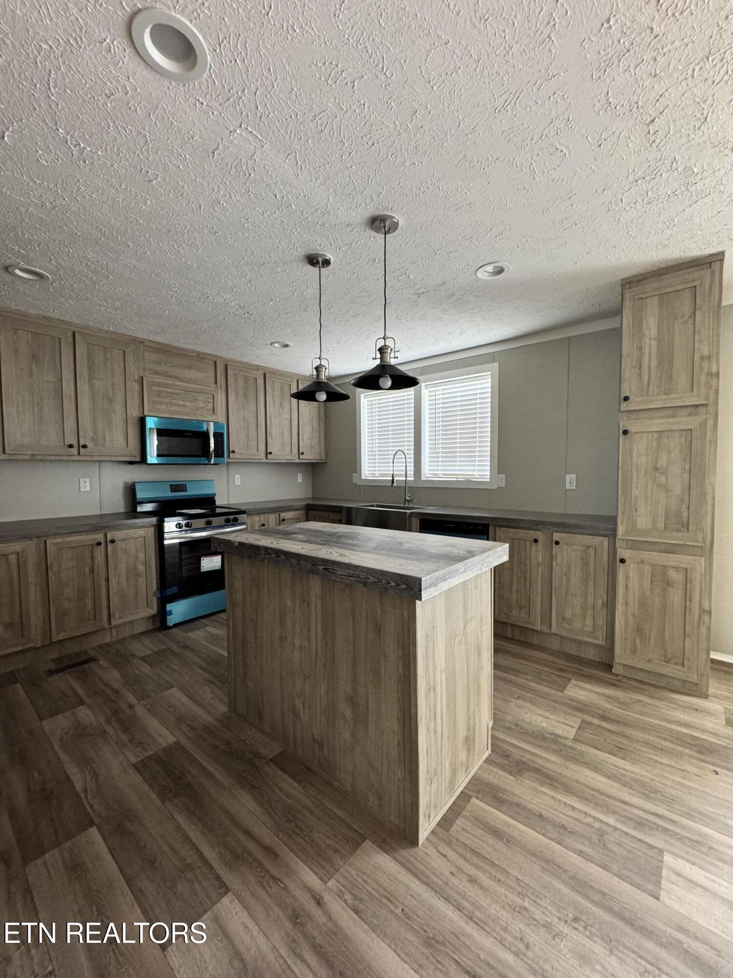 320 Perkey Way Tazewell, TN 37879 - Photo 10 of 19 Kitchen