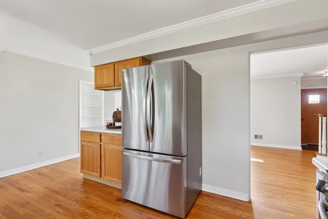 $559,900 | 270 Hawthorne Boulevard, Glen Ellyn, IL 60137