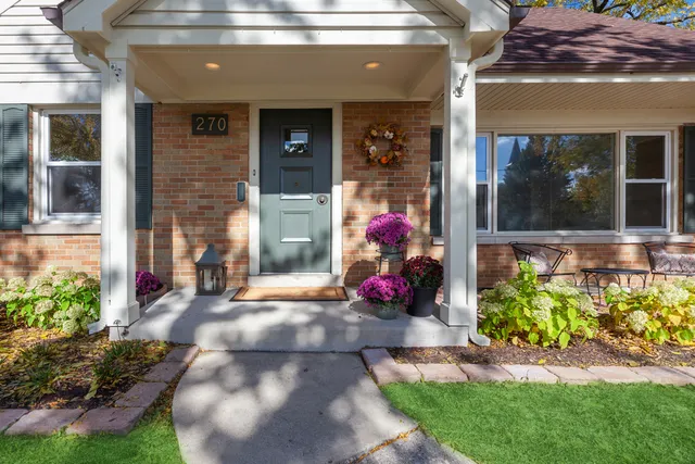 $559,900 | 270 Hawthorne Boulevard, Glen Ellyn, IL 60137