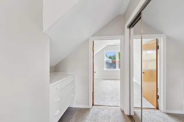 $559,900 | 270 Hawthorne Boulevard, Glen Ellyn, IL 60137