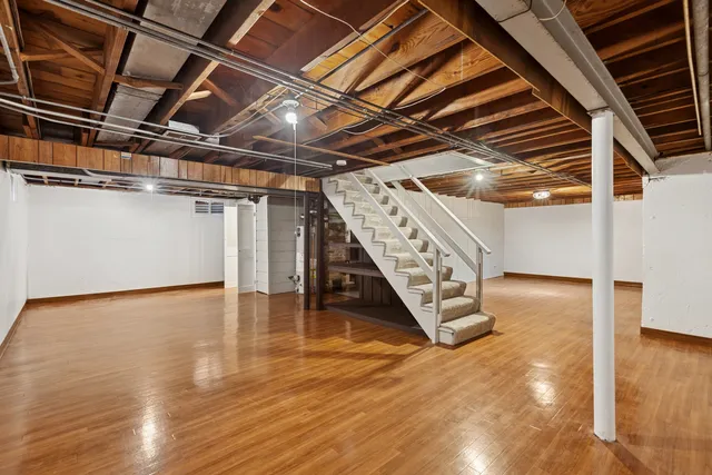 $559,900 | 270 Hawthorne Boulevard, Glen Ellyn, IL 60137