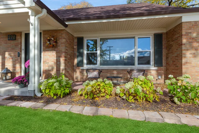 $559,900 | 270 Hawthorne Boulevard, Glen Ellyn, IL 60137
