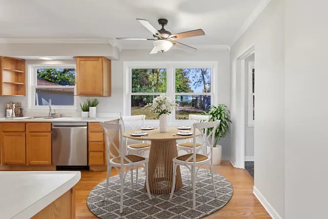 $559,900 | 270 Hawthorne Boulevard, Glen Ellyn, IL 60137