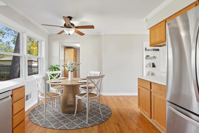 $559,900 | 270 Hawthorne Boulevard, Glen Ellyn, IL 60137