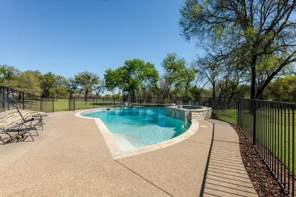 $1,100,000 | 166 East Rio Ridge, Azle, TX 76020
