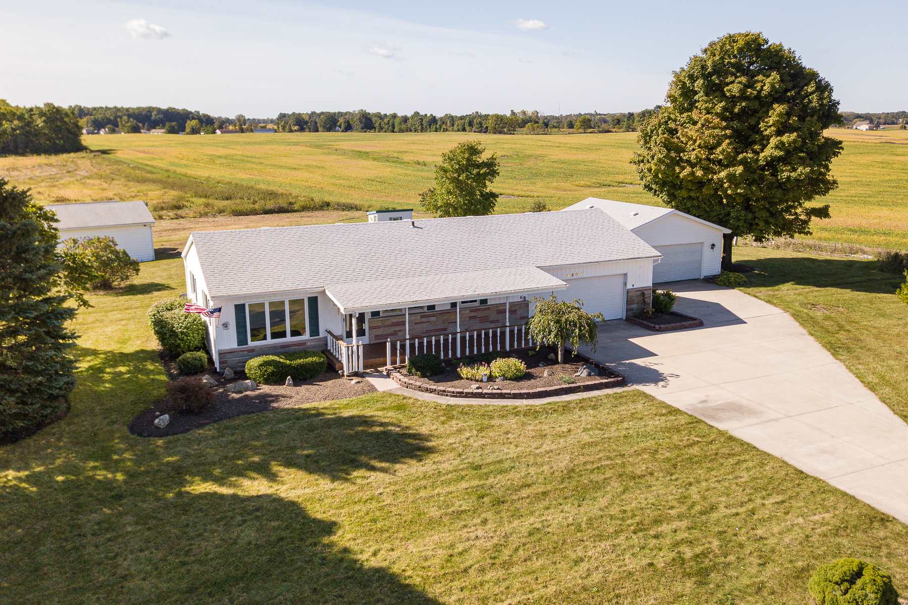 13601 Leesburg Road Fort Wayne, IN 46818 - Photo 1 of 31