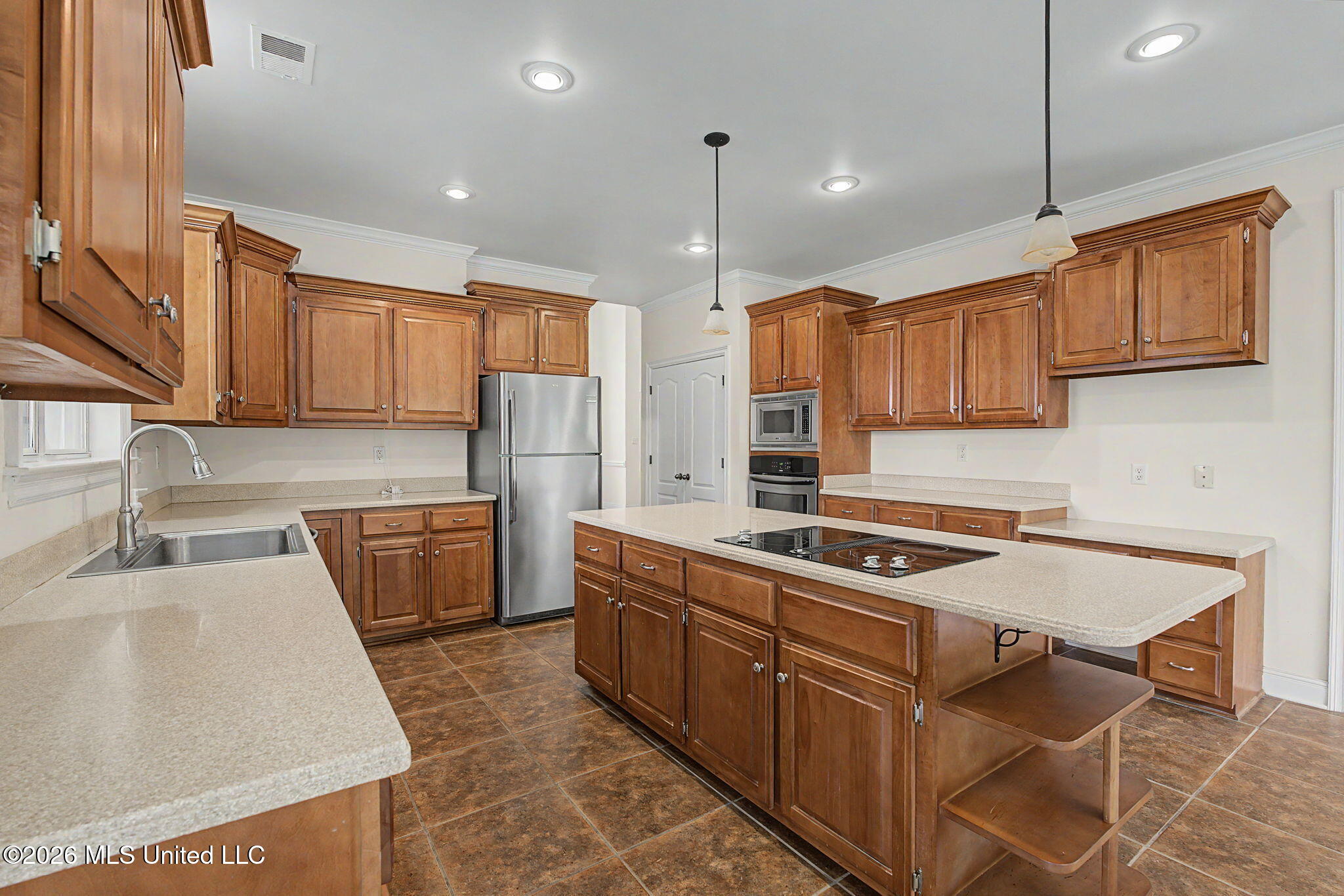 704 Shadow View Drive Hernando, MS 38632 - Photo 16 of 49 Kitchen!