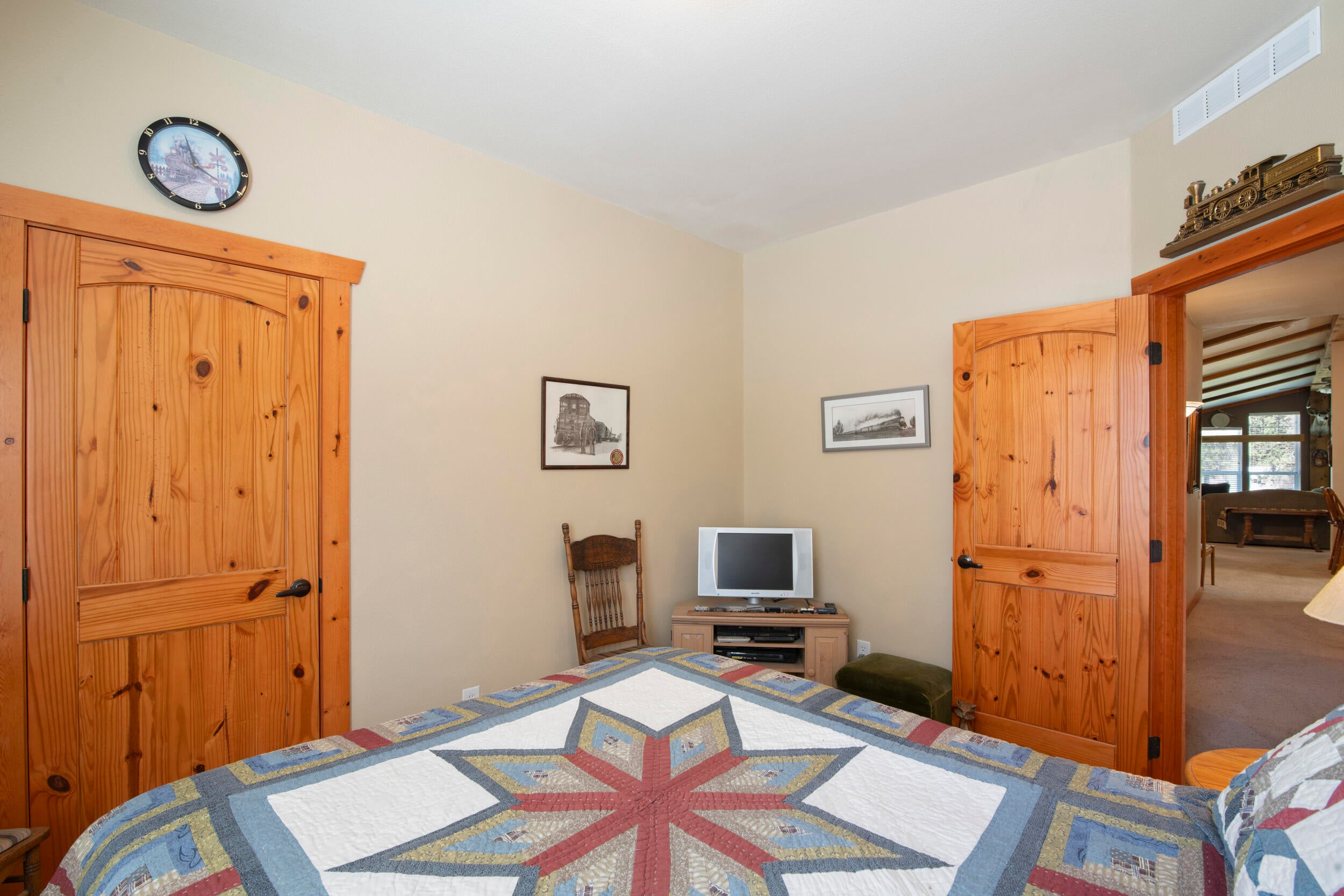 1838 Rector Drive La Pine, OR 97739 - Photo 43 of 69 bedroom