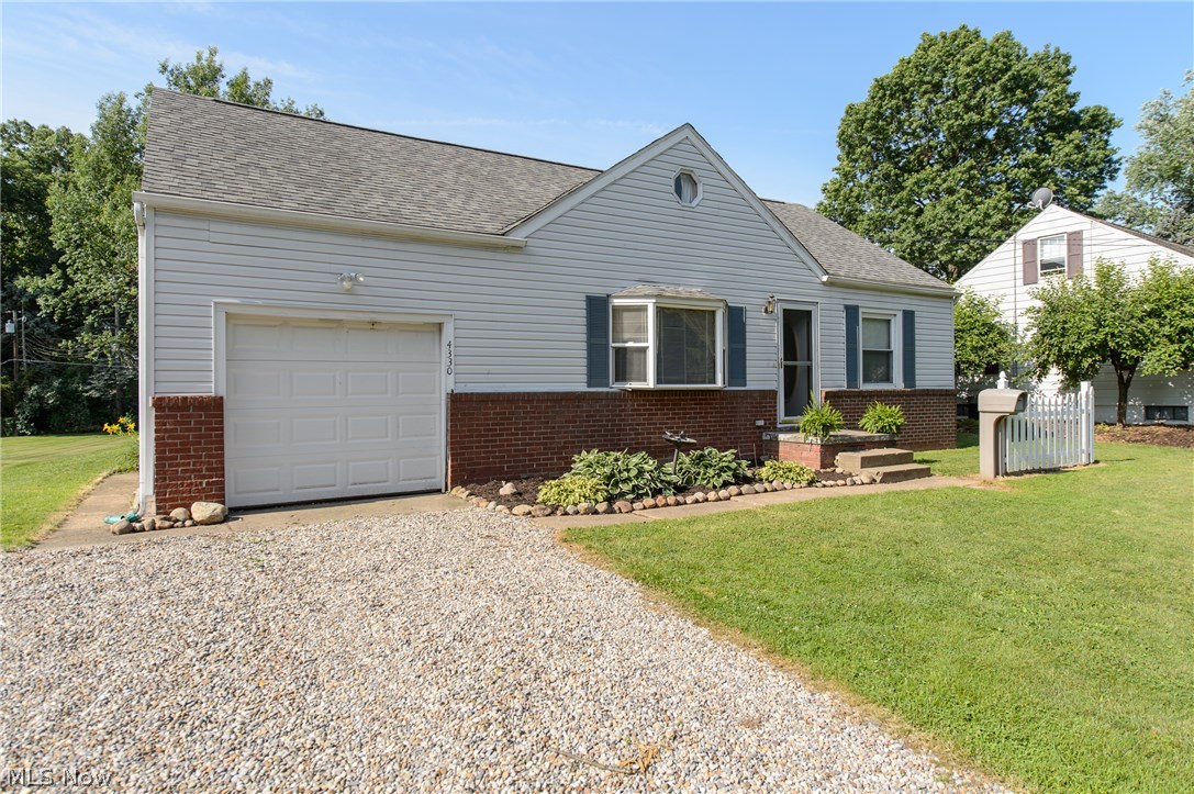 4330 Lake Heights Road Northwest Canton, OH 44708 - Photo 2 of 15 Gallery Image 2