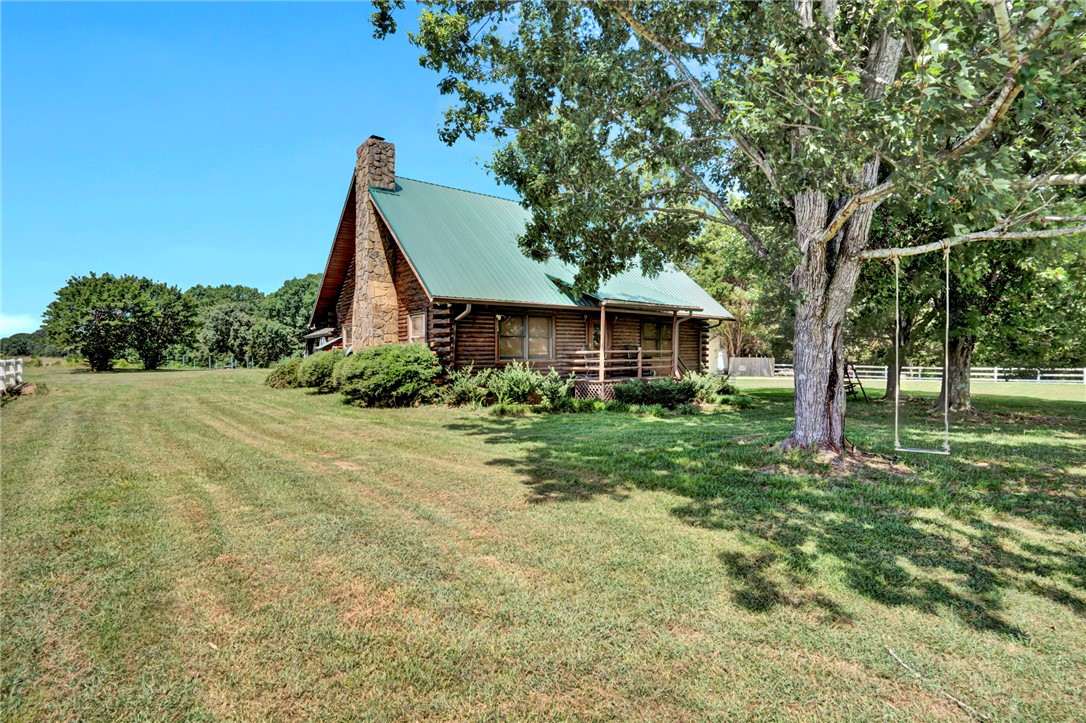 313 Henderson Road Gray Court, SC 29645 - Photo 15 of 48
