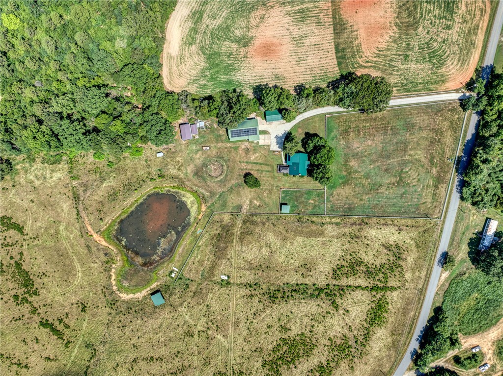 313 Henderson Road Gray Court, SC 29645 - Photo 4 of 48