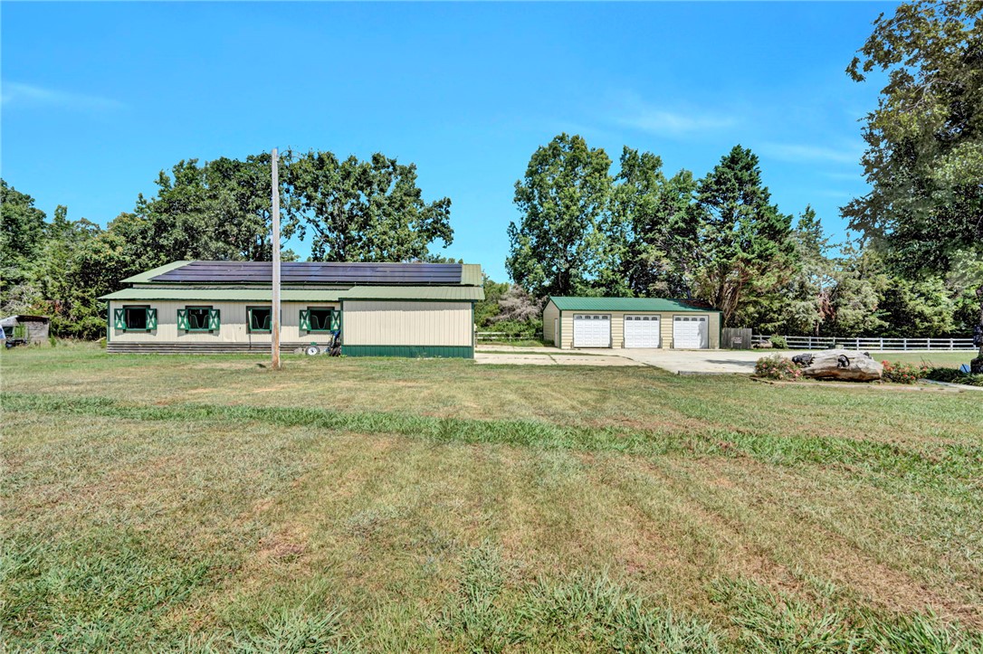 313 Henderson Road Gray Court, SC 29645 - Photo 10 of 48