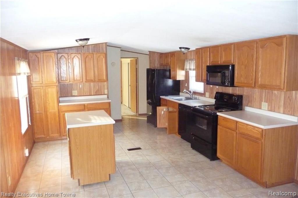 5446 Northland Road Croswell, MI 48422 - Photo 11 of 28