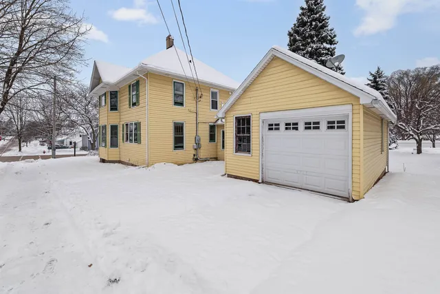 $260,000 | 701 North Center Street, Beaver Dam, WI 53916