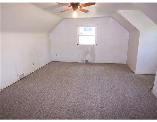 147 Inwood Road Pittsburgh, PA 15237 - Photo 15 of 18 Master Bedroom.