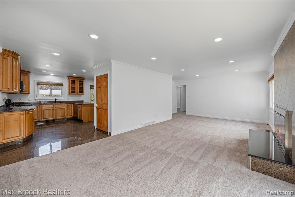 32036 Red Clover Road Farmington Hills, MI 48334 - Photo 10 of 44