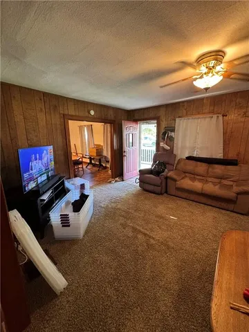 $155,500 | 204 West 3rd Street, Stanberry, MO 64489