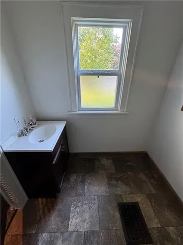 $155,500 | 204 West 3rd Street, Stanberry, MO 64489