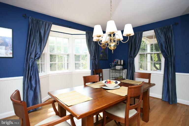 5505 Springlake Way Baltimore, MD 21212 - Photo 2 of 18 Dining Room
