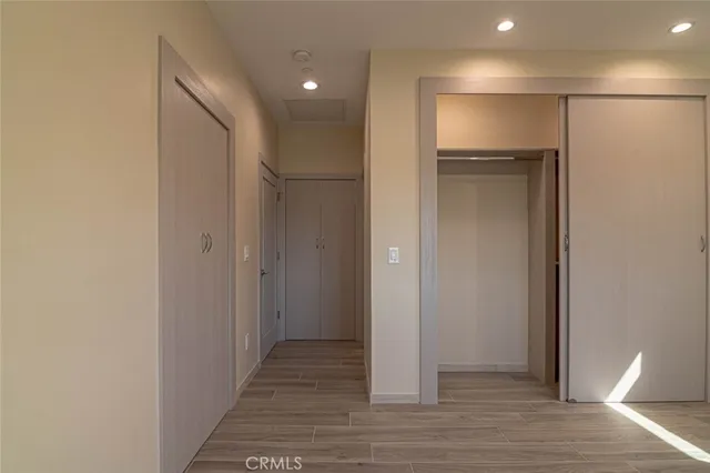 $12,600 | 18750 Collins Street, Tarzana, CA 91356