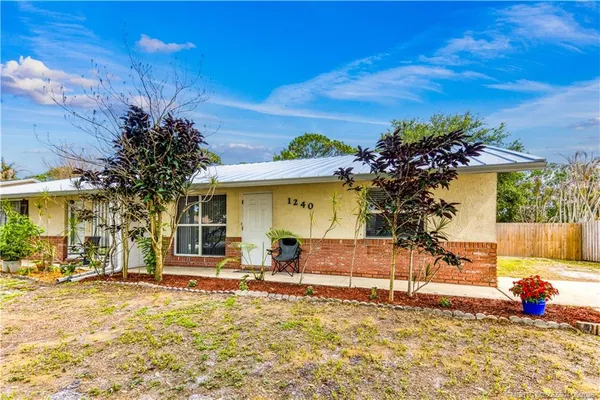 $270,000 | 1240 Southeast St Lawrence Way, Stuart, FL 34997