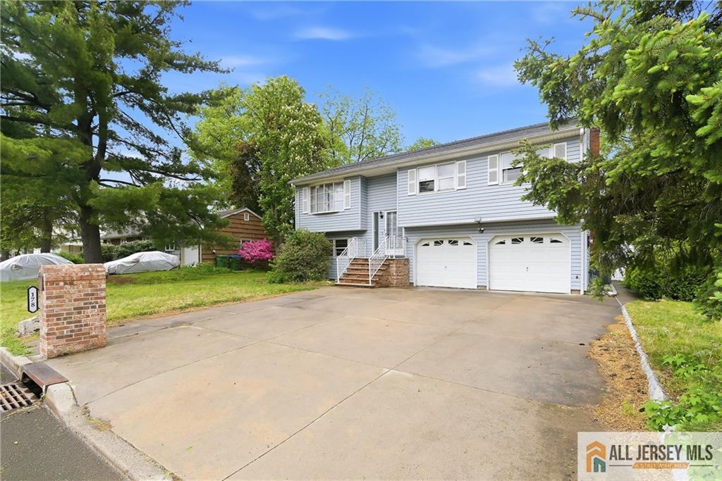 178 Jeff Street Edison, NJ 08837 - Photo 2 of 27
